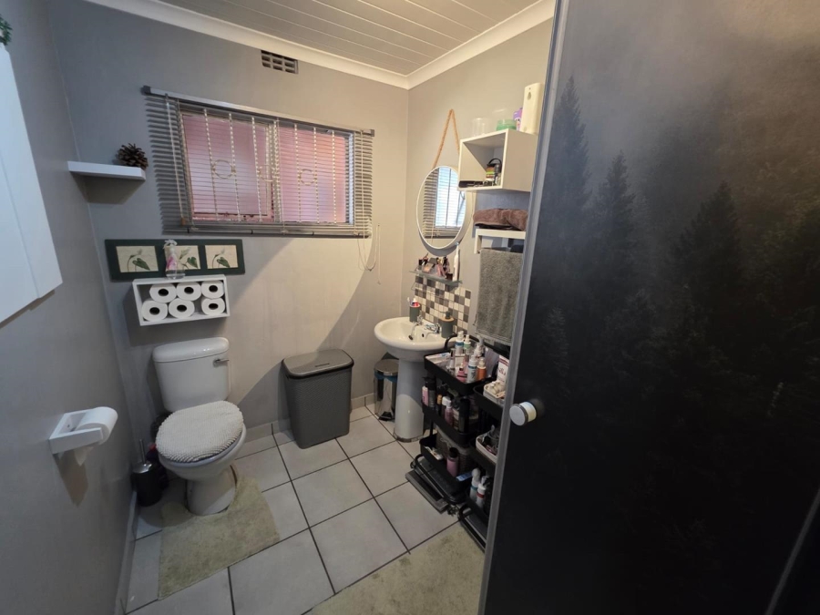5 Bedroom Property for Sale in Wilgehof Free State